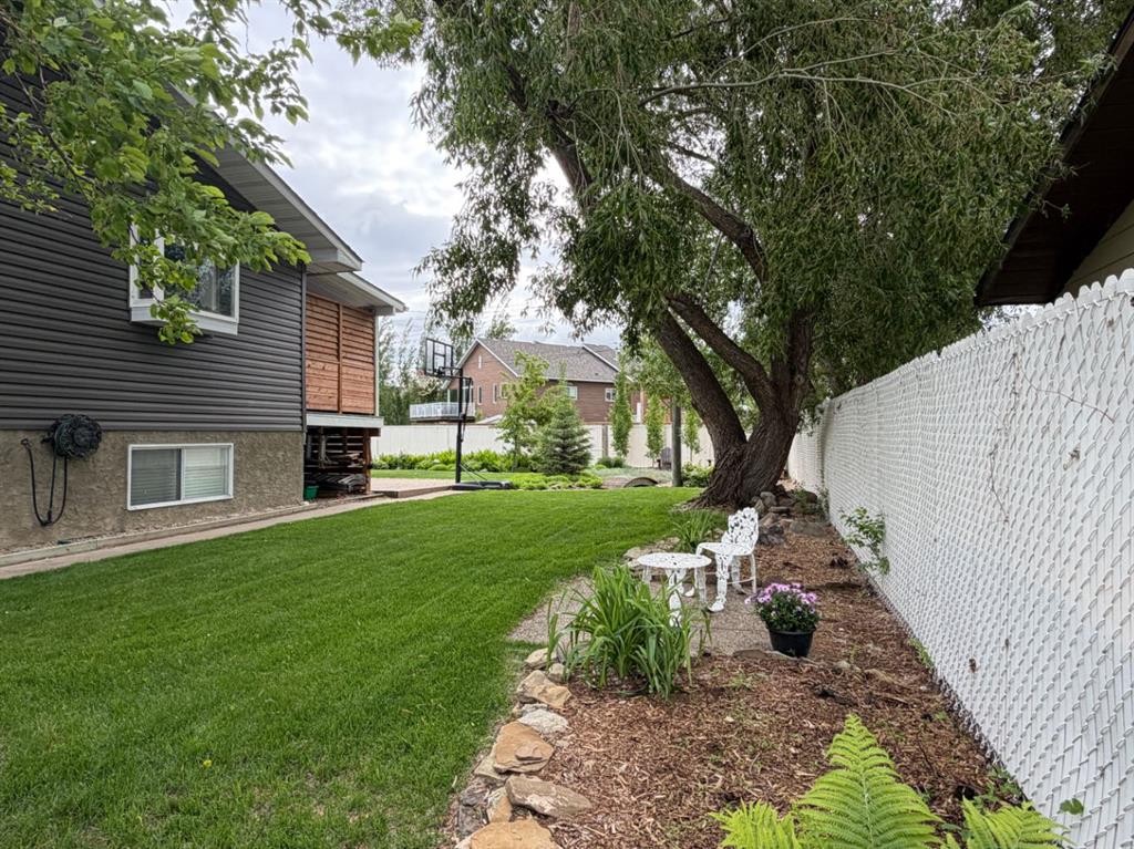 248 5 Street, Drumheller, AB