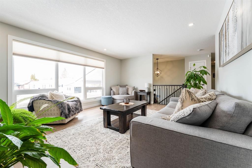 248 5 Street, Drumheller, AB