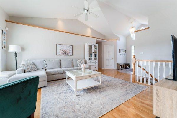 85 Michichi Drive, Drumheller, AB - Indoor Photo Showing Living Room