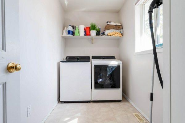 85 Michichi Drive, Drumheller, AB - Indoor Photo Showing Laundry Room