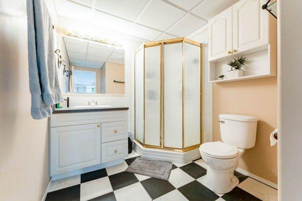85 Michichi Drive, Drumheller, AB - Indoor Photo Showing Bathroom