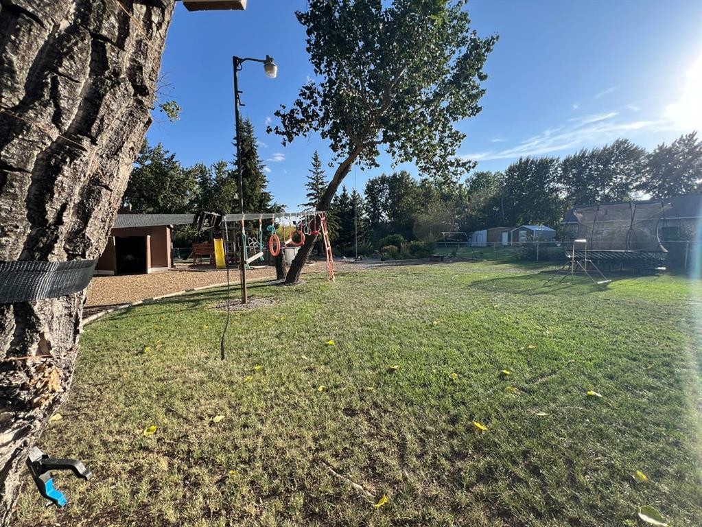 85 Michichi Drive, Drumheller, AB - Outdoor