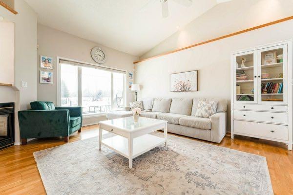 85 Michichi Drive, Drumheller, AB - Indoor Photo Showing Living Room