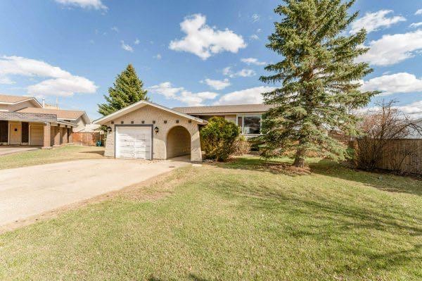 25 Park Place, Drumheller, AB - Outdoor