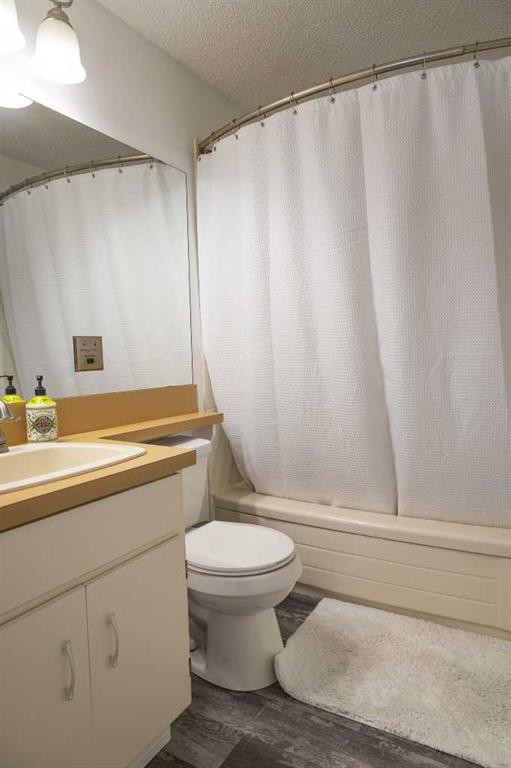 283 Abinger Crescent Ne, Calgary, AB - Indoor Photo Showing Bathroom