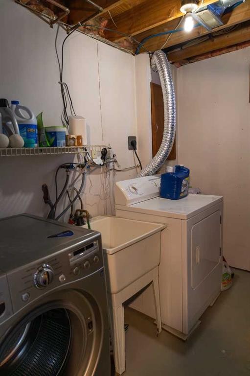 283 Abinger Crescent Ne, Calgary, AB - Indoor Photo Showing Laundry Room