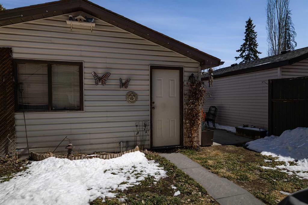 283 Abinger Crescent Ne, Calgary, AB - Outdoor With Exterior