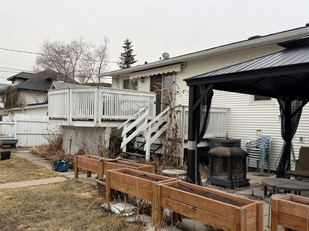 706 2 Street Se, Drumheller, AB - Outdoor