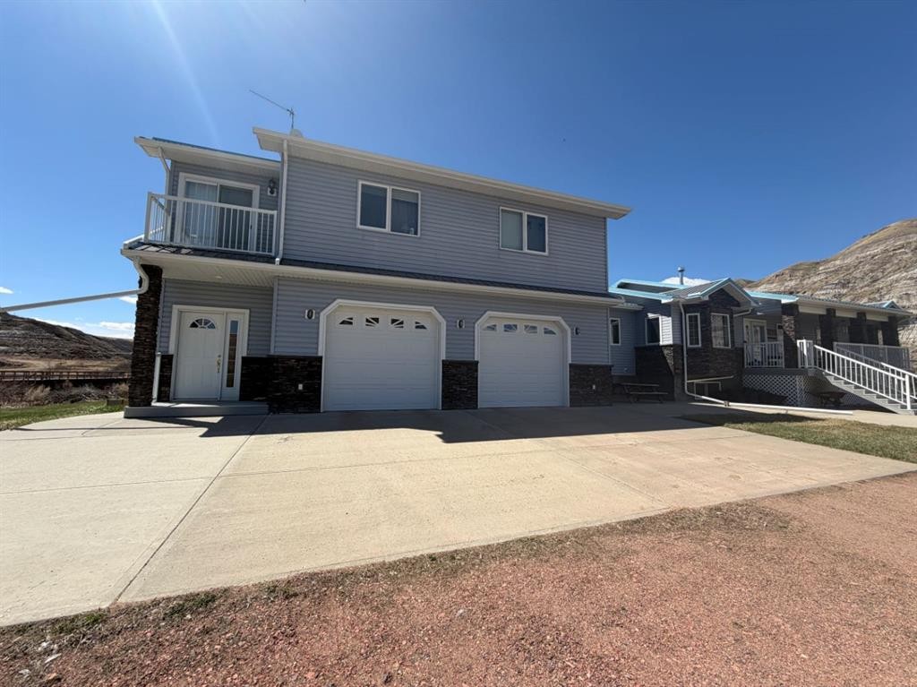 765 Excelsior Avenue, Drumheller, AB - Outdoor With Facade
