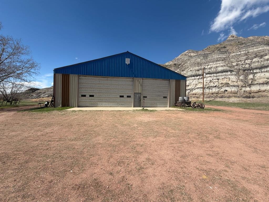 765 Excelsior Avenue, Drumheller, AB - Outdoor