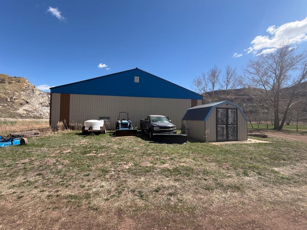 765 Excelsior Avenue, Drumheller, AB - Outdoor