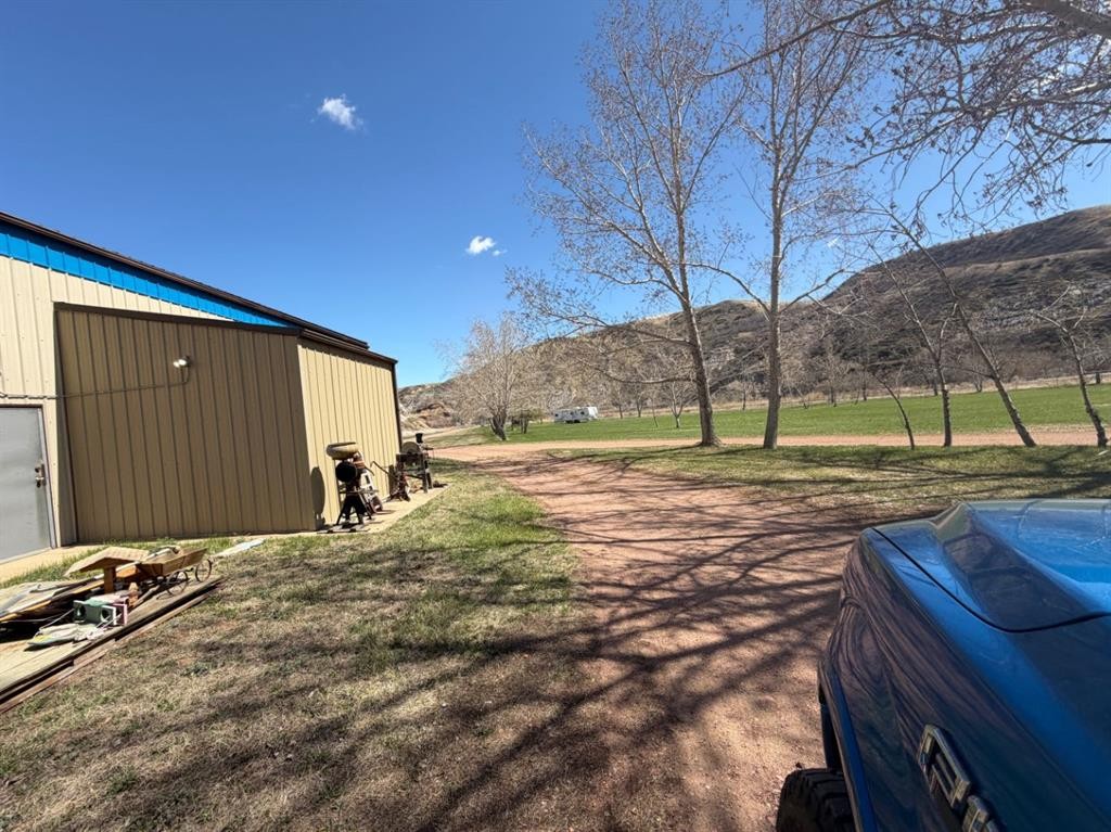 765 Excelsior Avenue, Drumheller, AB - Outdoor