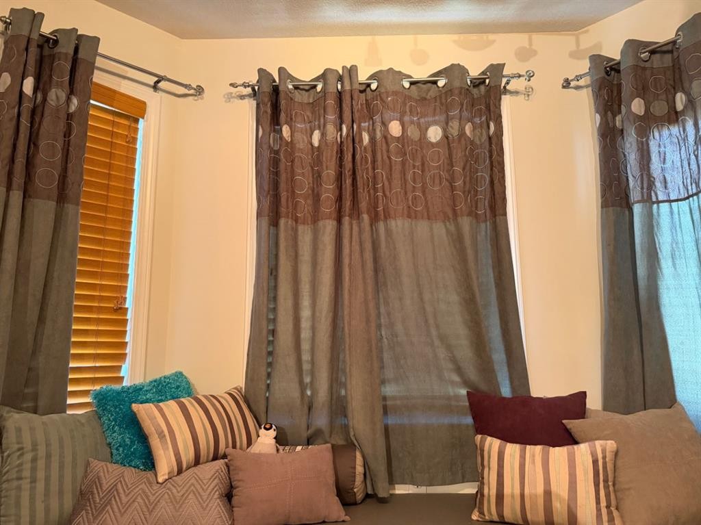 765 Excelsior Avenue, Drumheller, AB - Indoor Photo Showing Other Room
