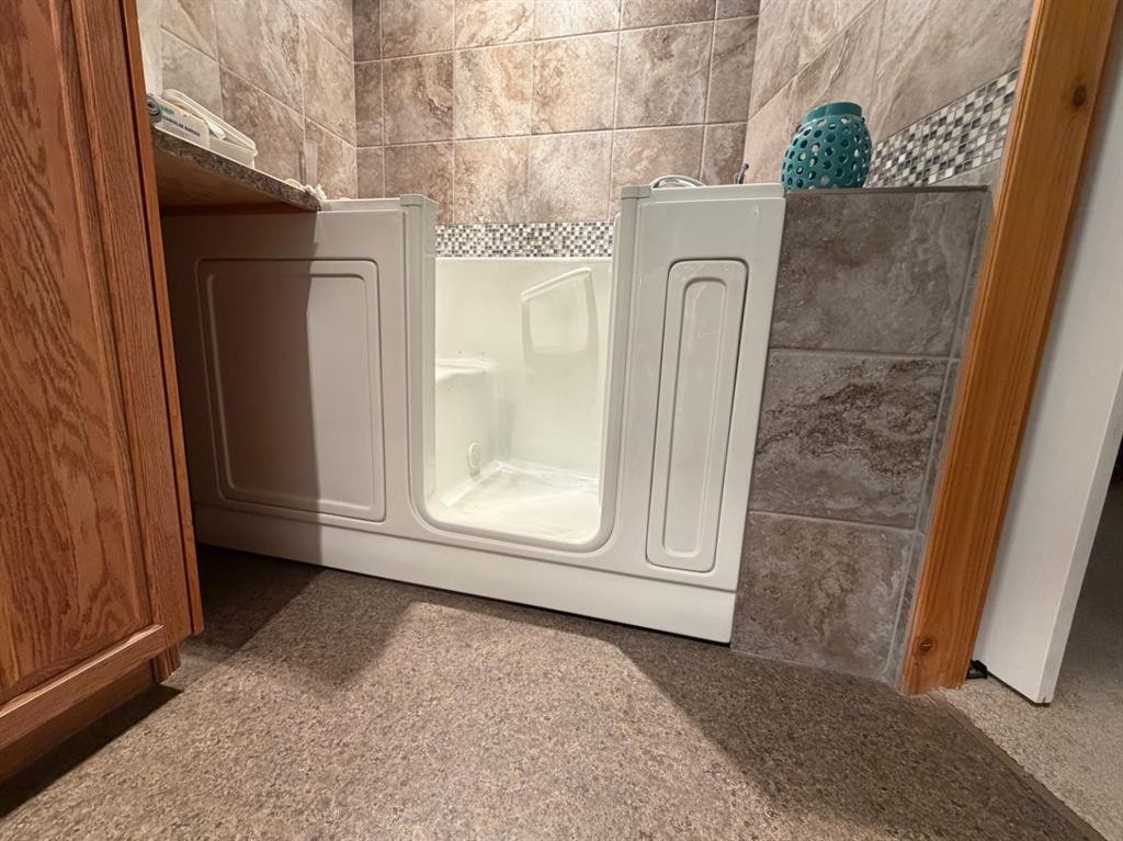 765 Excelsior Avenue, Drumheller, AB - Indoor
