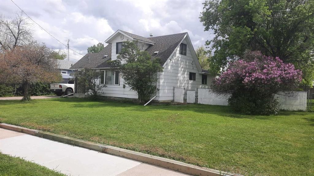 1111 2 Avenue West, Drumheller, AB - Outdoor