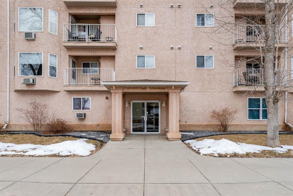 108-190 3 Avenue, Drumheller, AB - Outdoor