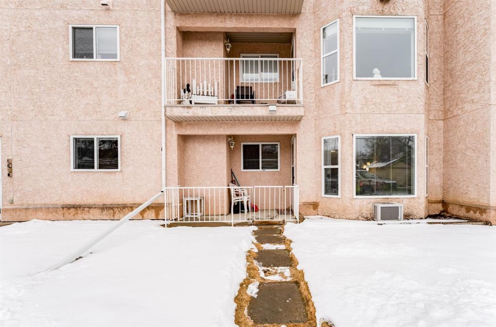 108-190 3 Avenue, Drumheller, AB - Outdoor With Exterior