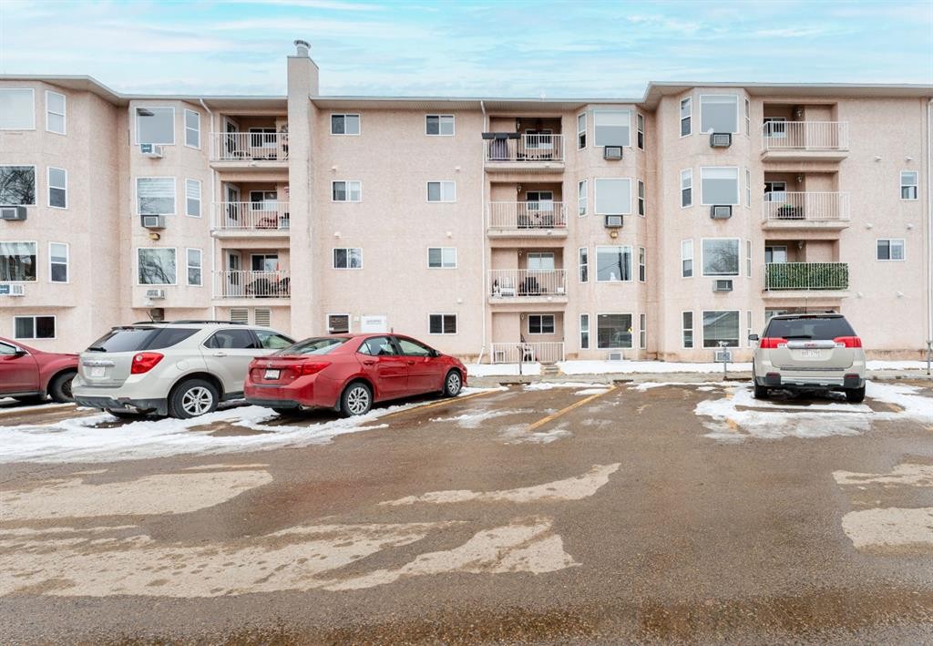 108-190 3 Avenue, Drumheller, AB - Outdoor With Facade