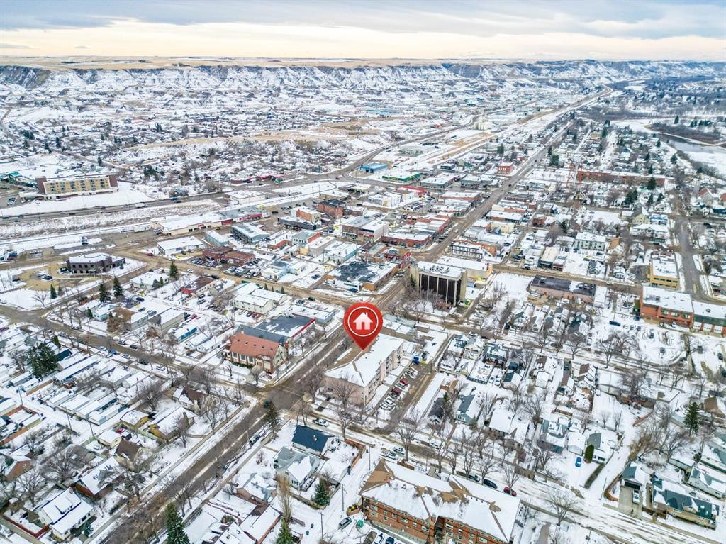 108-190 3 Avenue, Drumheller, AB - Outdoor With View