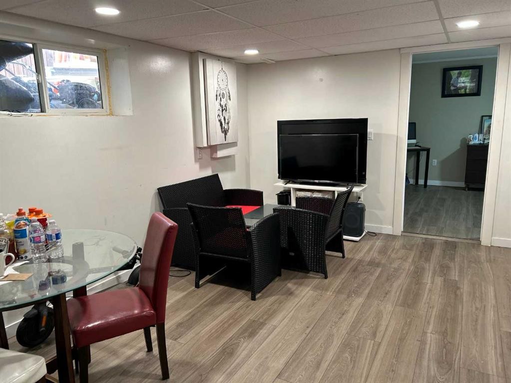 1708 2Nd Avenue East, Brooks, AB - Indoor