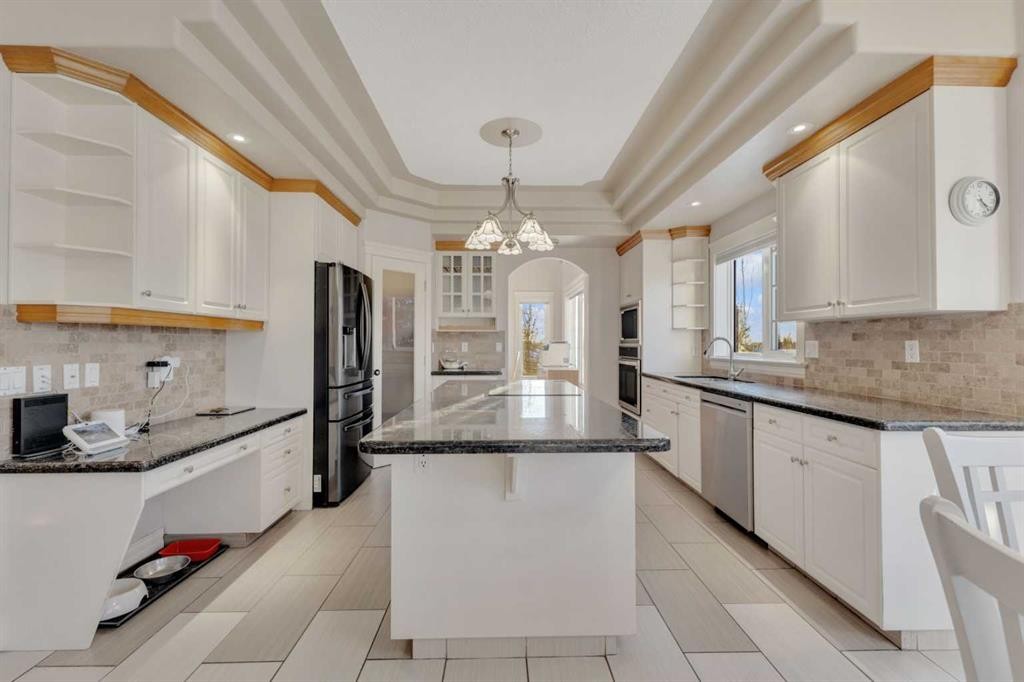 25 Ashmore Close, Red Deer, AB - Indoor Photo Showing Kitchen
