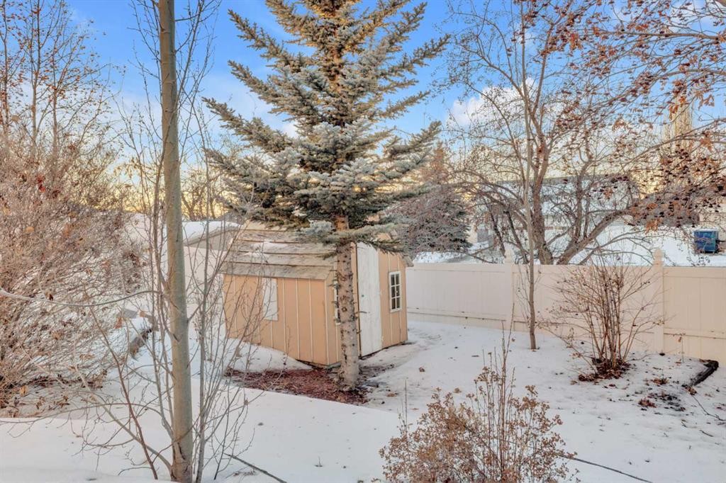 25 Ashmore Close, Red Deer, AB - Outdoor