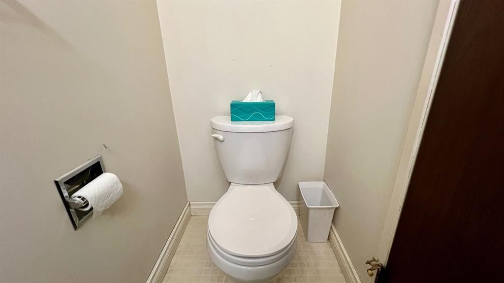 177 Shacker Cres, Hanna, AB - Indoor Photo Showing Bathroom