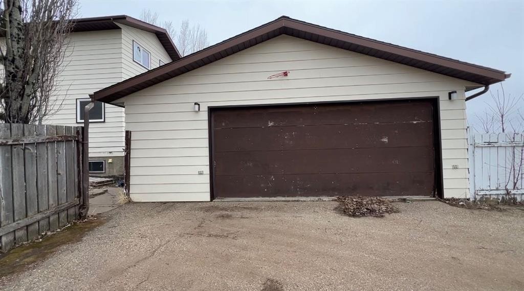 177 Shacker Cres, Hanna, AB - Outdoor With Exterior