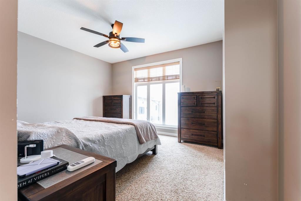 1258 1 Avenue Nw, Drumheller, AB - Indoor Photo Showing Bedroom