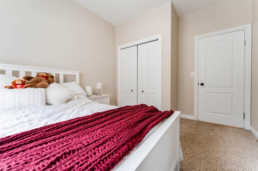 1258 1 Avenue Nw, Drumheller, AB - Indoor Photo Showing Bedroom