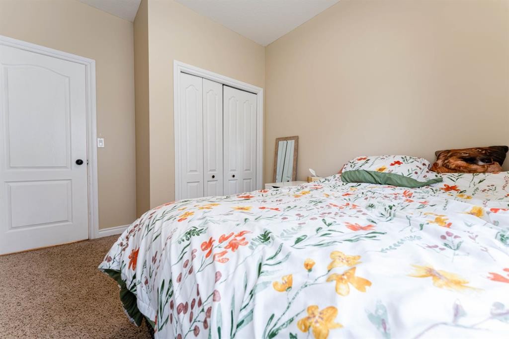 1258 1 Avenue Nw, Drumheller, AB - Indoor Photo Showing Bedroom