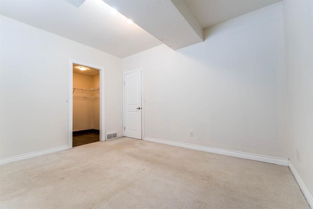 1258 1 Avenue Nw, Drumheller, AB - Indoor Photo Showing Other Room