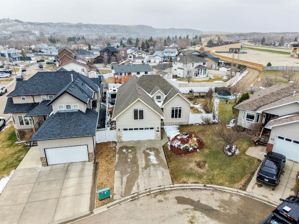 1258 1 Avenue Nw, Drumheller, AB - Outdoor