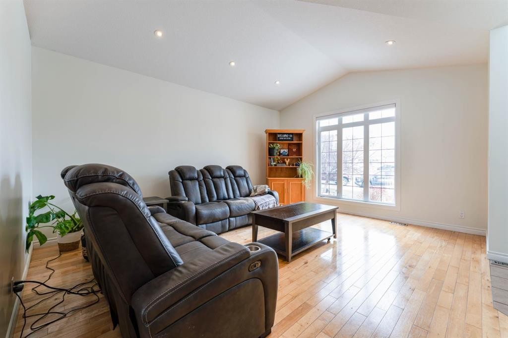 1258 1 Avenue Nw, Drumheller, AB - Indoor