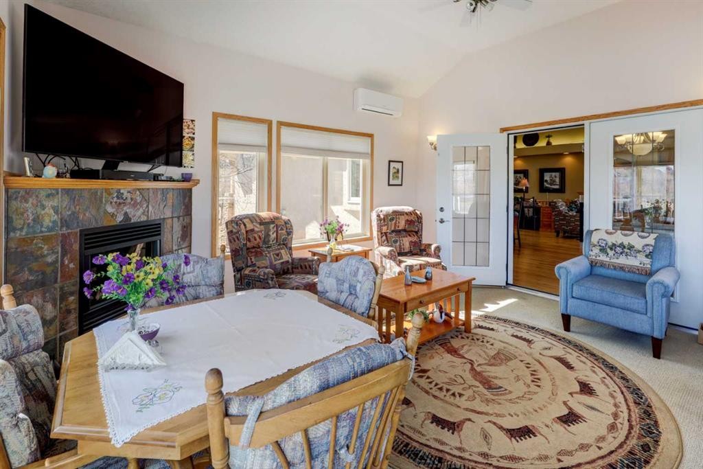 26 Willow Point, Drumheller, AB - Indoor With Fireplace