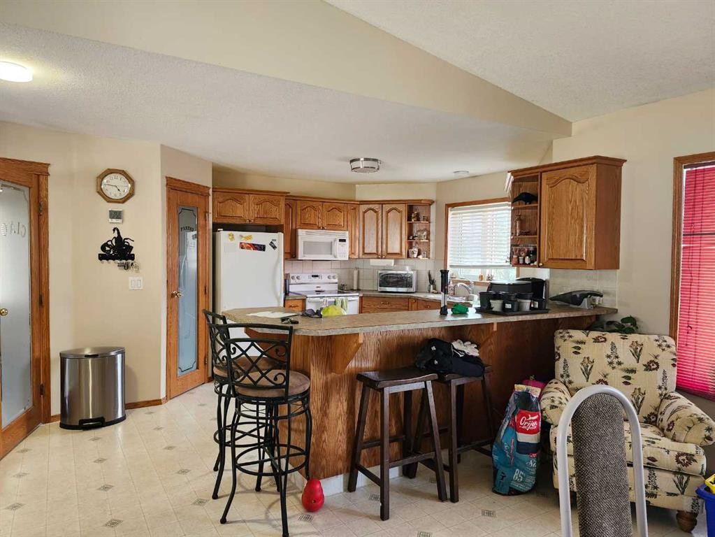 242 Mcnab Close, Drumheller, AB - Indoor Photo Showing Other Room