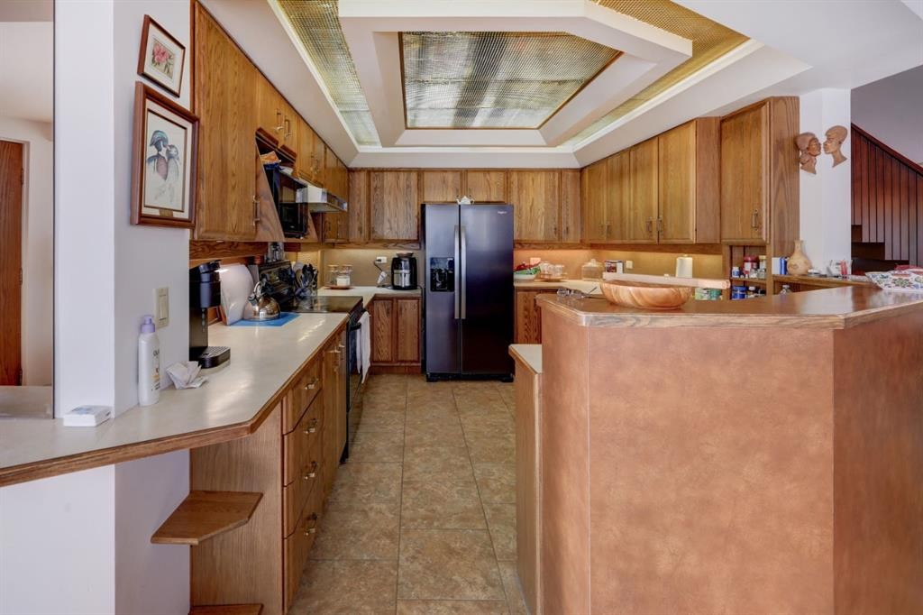 109 5Th Ave West, Hanna, AB - Indoor Photo Showing Kitchen
