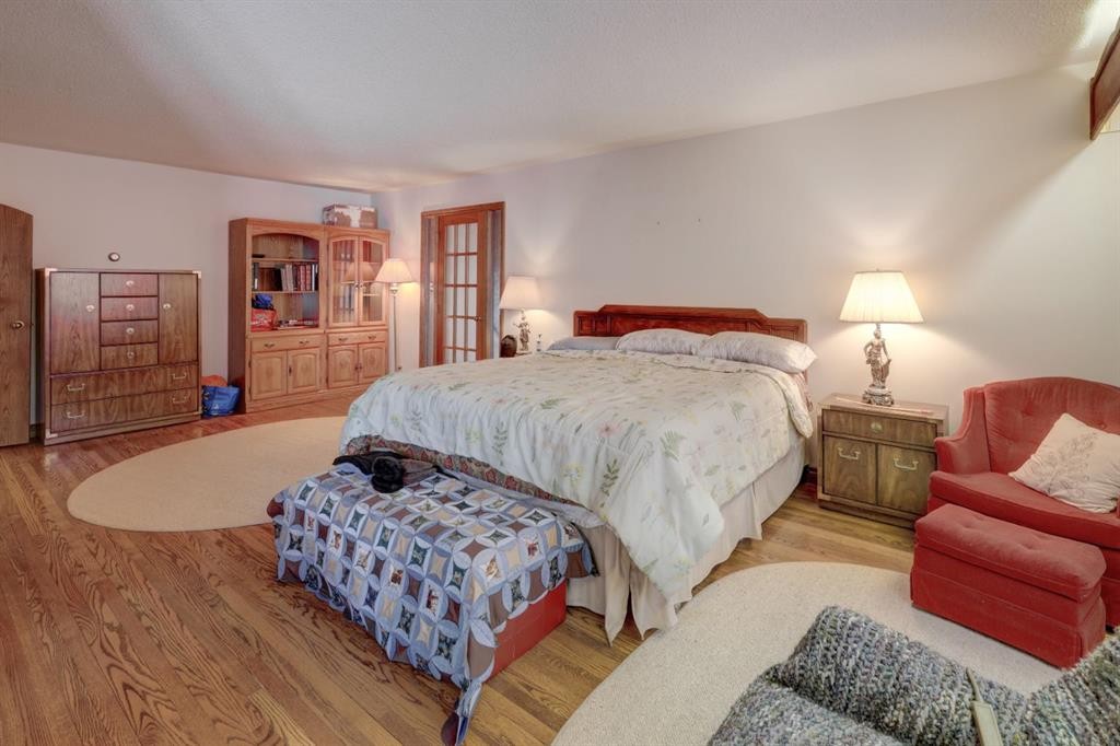 109 5Th Ave West, Hanna, AB - Indoor Photo Showing Bedroom