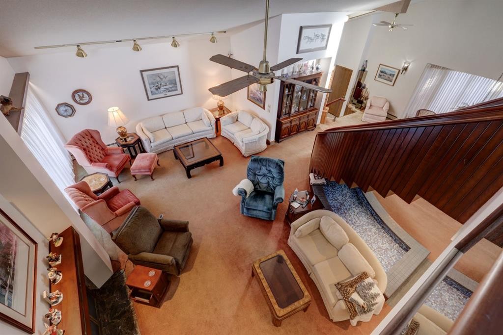109 5Th Ave West, Hanna, AB - Indoor