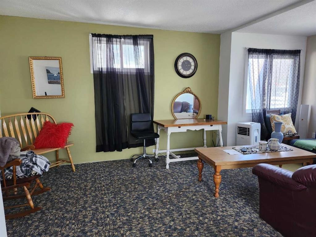 355 4 Street West, Drumheller, AB - Indoor
