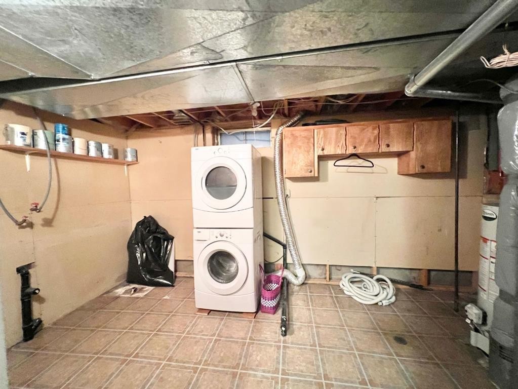 808 Birchwood Close, Drumheller, AB - Indoor Photo Showing Laundry Room