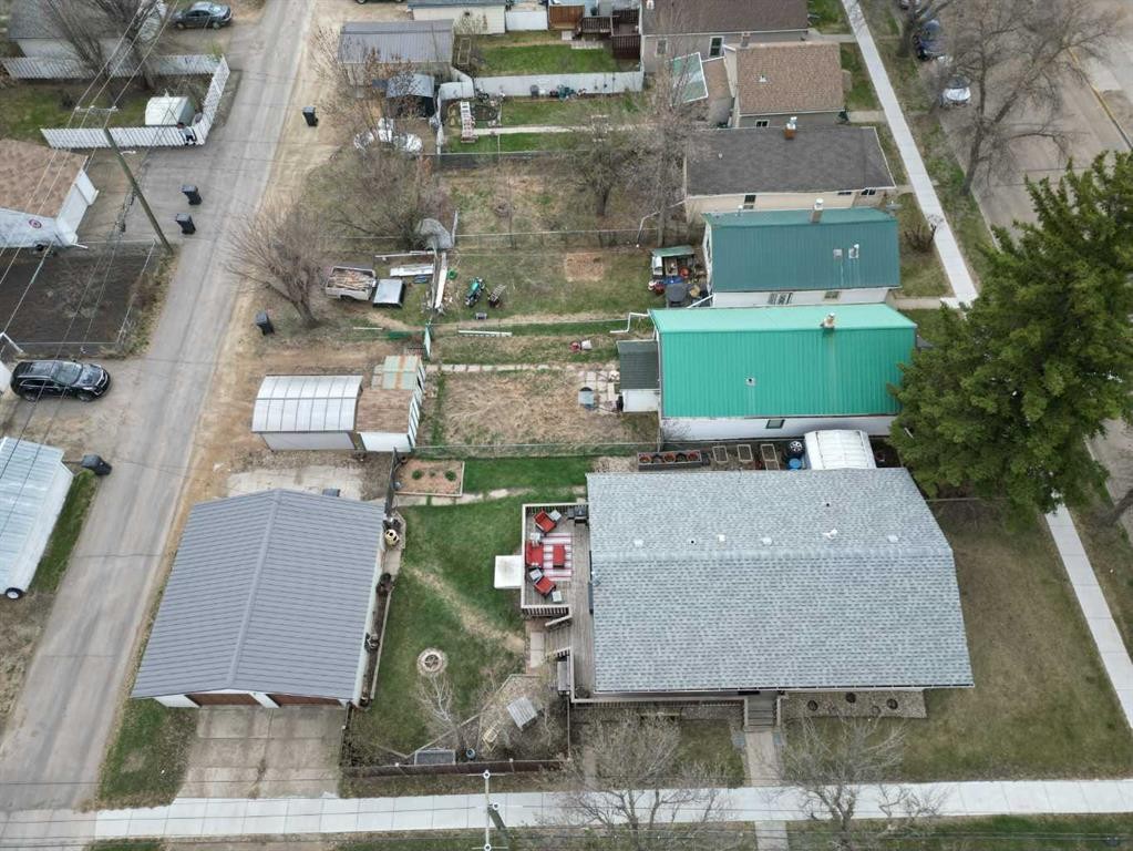 261 2 Avenue West, Drumheller, AB - Outdoor