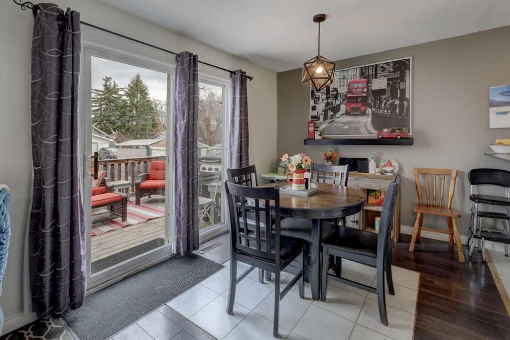 261 2 Avenue West, Drumheller, AB - Indoor Photo Showing Dining Room