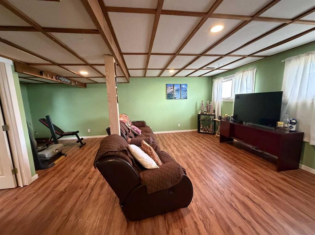 3917 52 Street, Taber, AB - Indoor