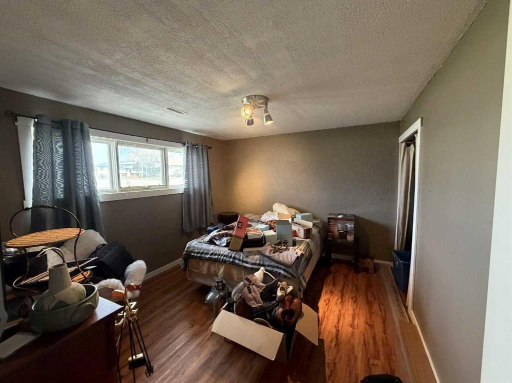 3917 52 Street, Taber, AB - Indoor