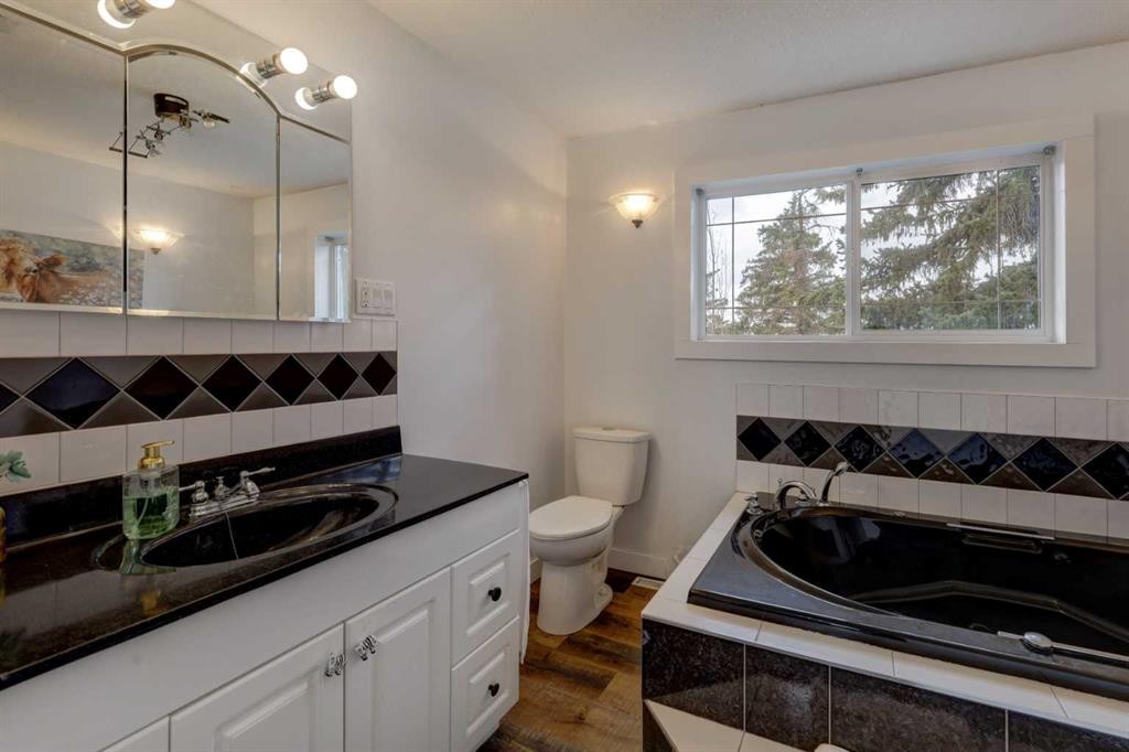 200075 Twp Rd 302, Rural Starland County, AB - Indoor