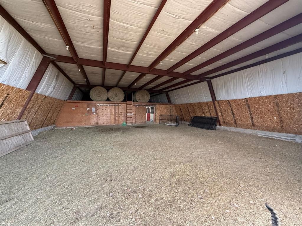 200075 Twp Rd 302, Rural Starland County, AB - Indoor Photo Showing Garage