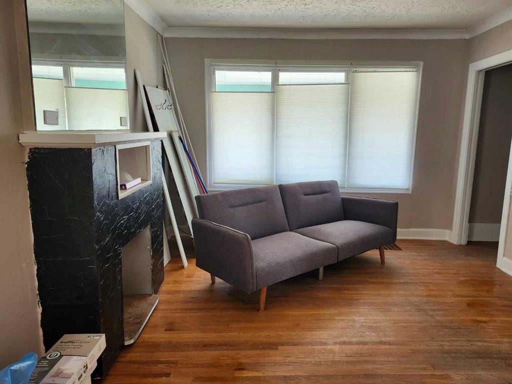 148 3 Street West, Drumheller, AB - Indoor