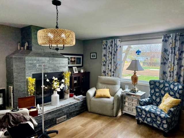 148 4 Street, Drumheller, AB - Indoor