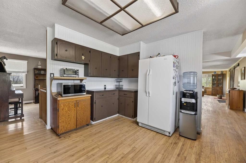 Highway 791, Rural Mountain View County, AB - Indoor Photo Showing Kitchen